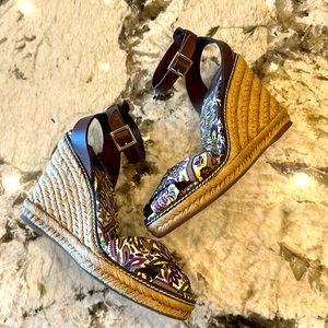 Tory Burch printed canvas espadrille sandals. 10B. Gorgeous and comfortable!